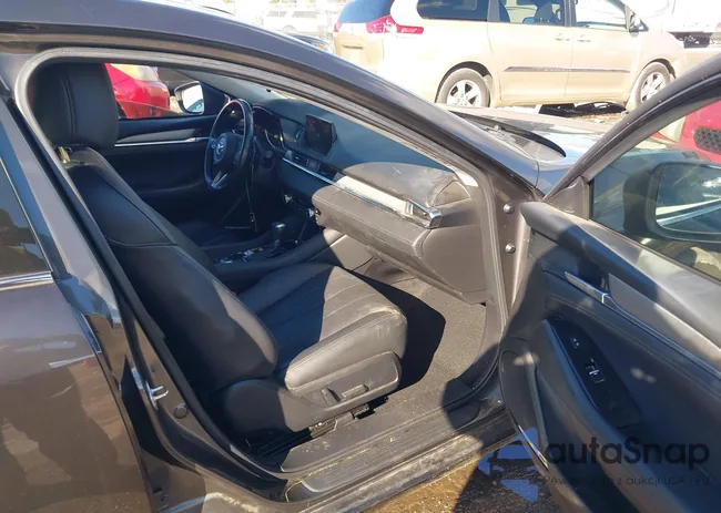 JM1GL1WY9M1617311: 43896798