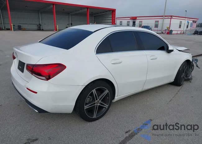 W1K3G4EB8MJ296949: 43897876