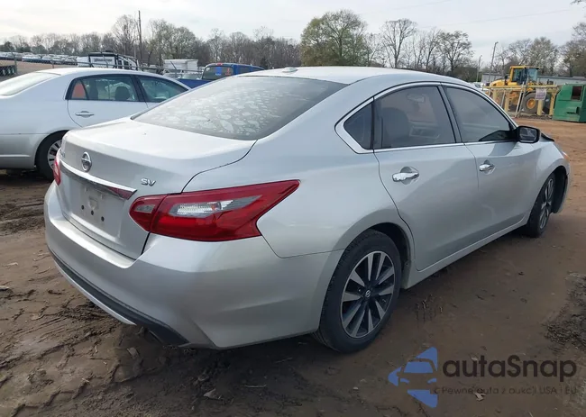 1N4AL3AP5JC243639: 43897957