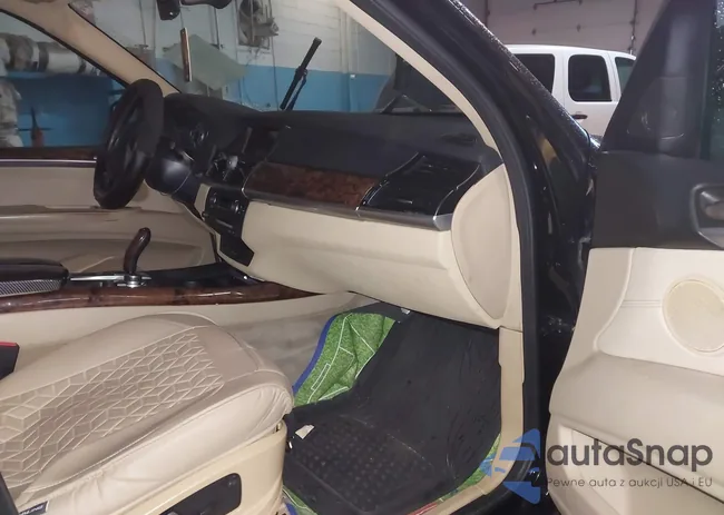 5UXZV4C54BL740643: 43898256