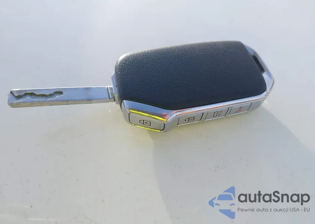 3KPF24AD2ME288467: 43898343