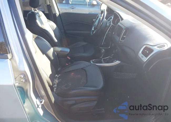 3C4NJDBB2LT174877: 43897661