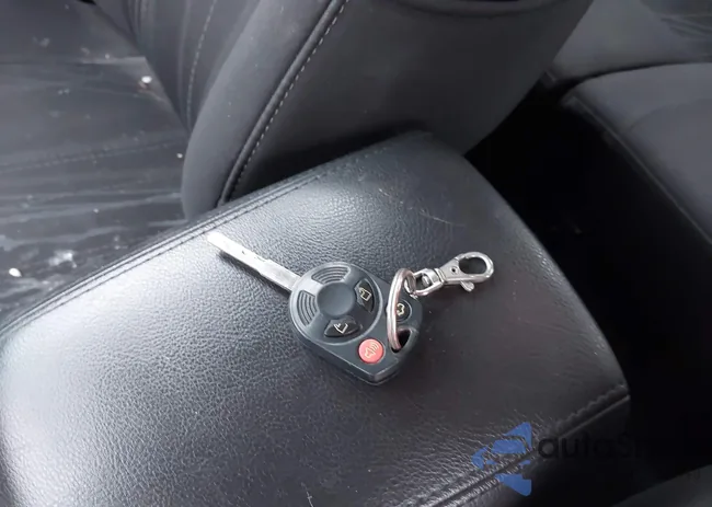 1FADP3M26HL207826: 43897662