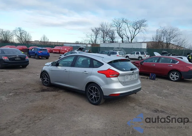 1FADP3M26HL207826: 43897662