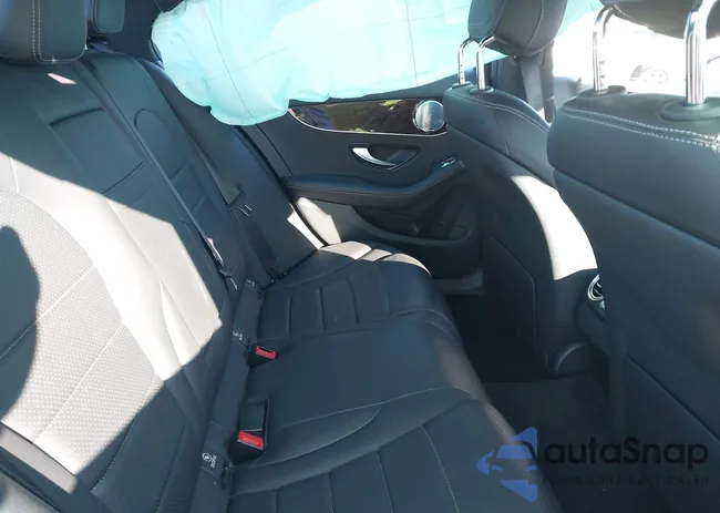 W1KWF8DB3MR646000: 43897730