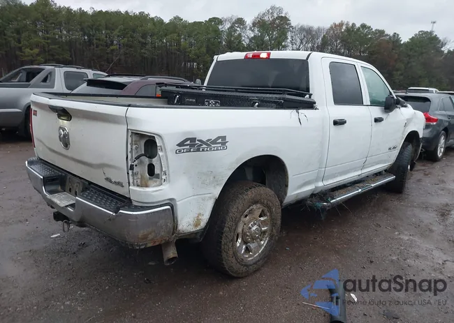 3C6UR5CL1NG138831: 43897749