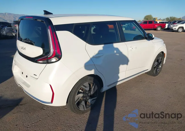 KNDJ53AU6P7841833: 43899290