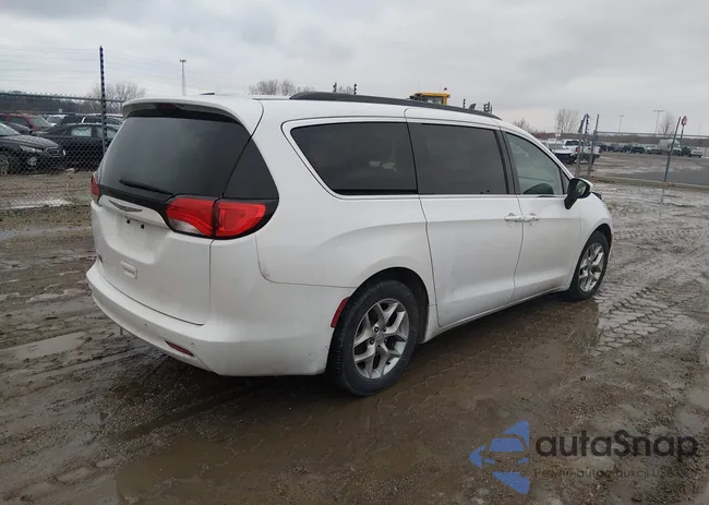 2C4RC1DG9JR305578: 43899340