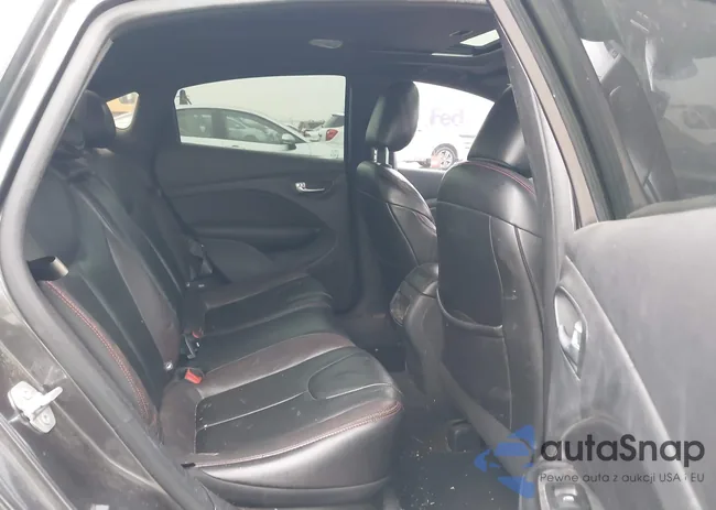 1C3CDFEB7GD592664: 43899387