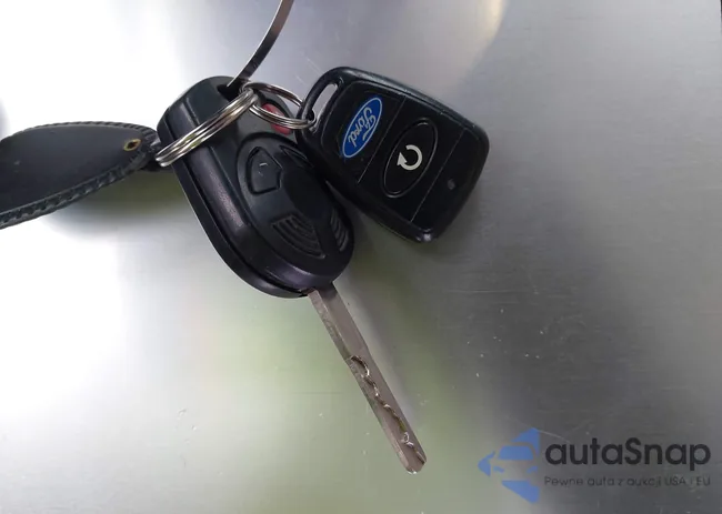 1FMCU9GD0HUA08484: 43898623