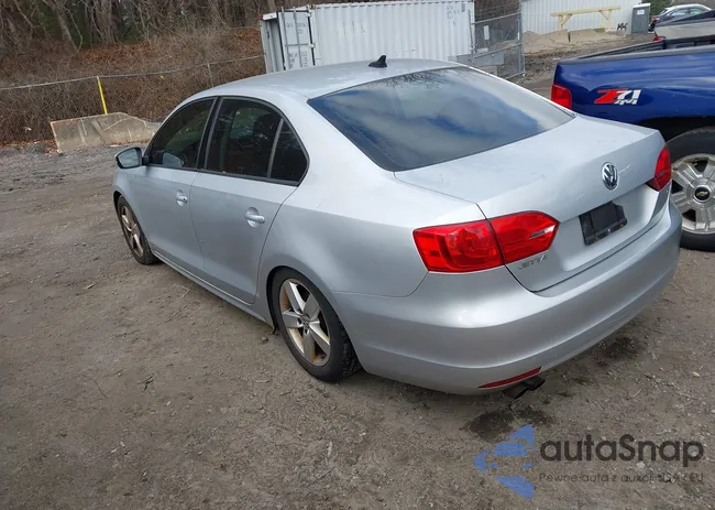 3VWLL7AJ5CM038293: 43899865