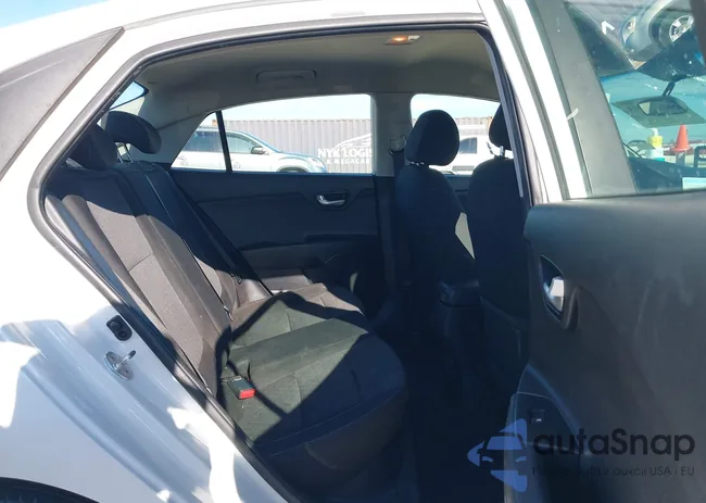 3KPA24AB8KE182319: 43900093