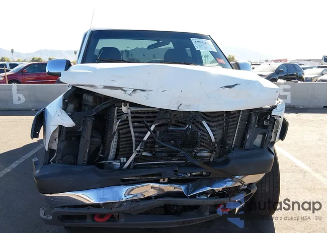 1GCHC29GX2E107276: 43900236