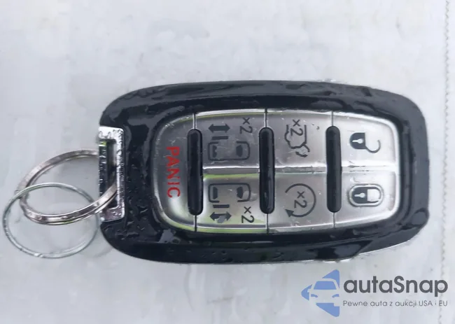 2C4RC1GG6JR276097: 43900251