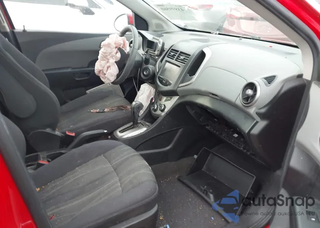 1G1JC5SH1F4141553: 43899560