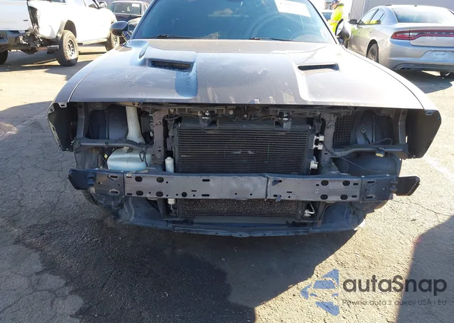 2C3CDZAG8FH700715: 43899632