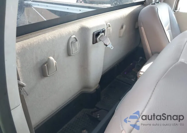 3C6JR6BT5EG284823: 43899652