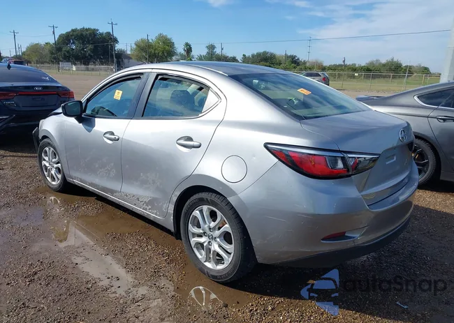 3MYDLBZV7GY107888: 43900852