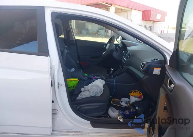 KMHC65LC3KU122163: 43901090