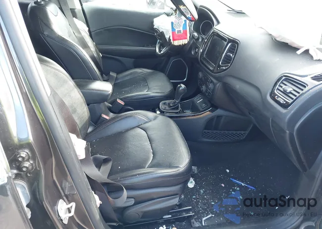 3C4NJCCB6MT511576: 43901320