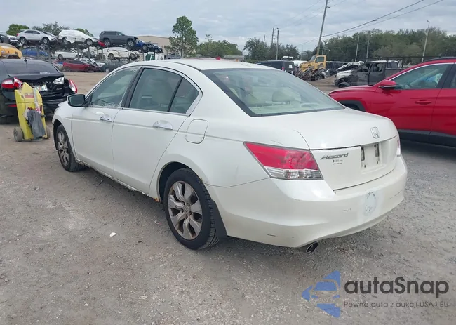 1HGCP3F83AA011112: 43901321