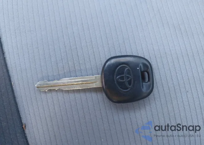 2T1BURHE4EC170618: 43900477