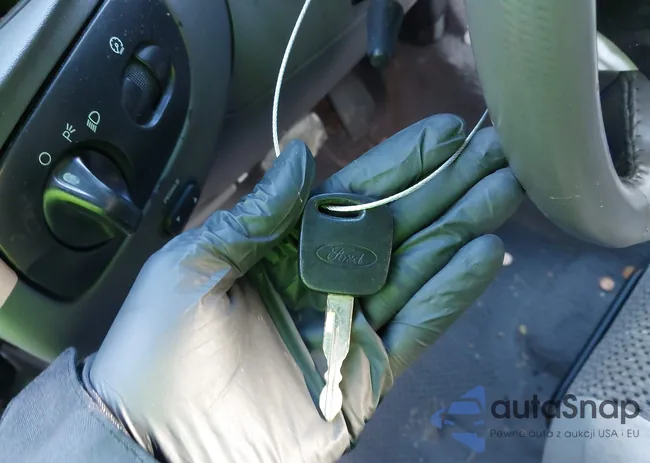 1FTRW076X3KC37233: 43900728