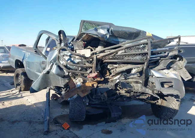 1GCHK33DX7F190832: 43900740