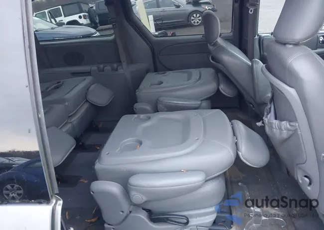 2C4GP54L74R520574: 43902079