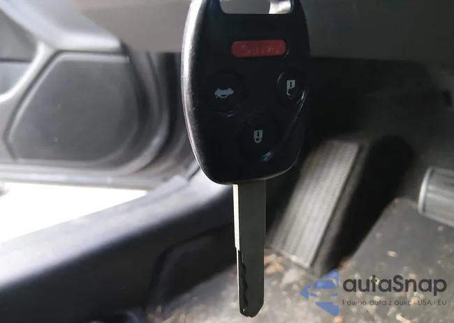 1HGCP26879A015637: 43902289