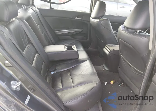 1HGCP26879A015637: 43902289