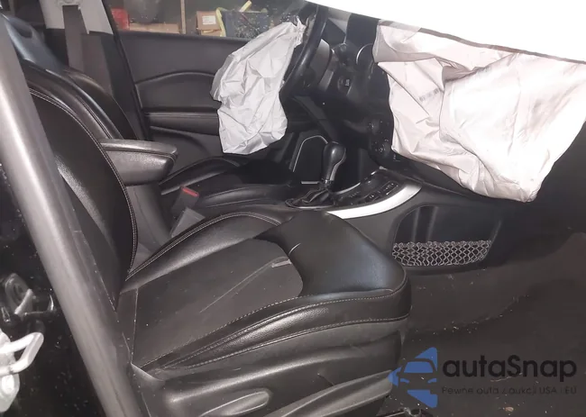 3C4NJDBB4JT342547: 43902357