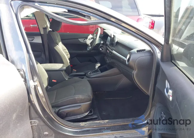 3KPF24AD9ME413853: 43902361