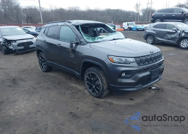 3C4NJDBB6NT197095: 43901699