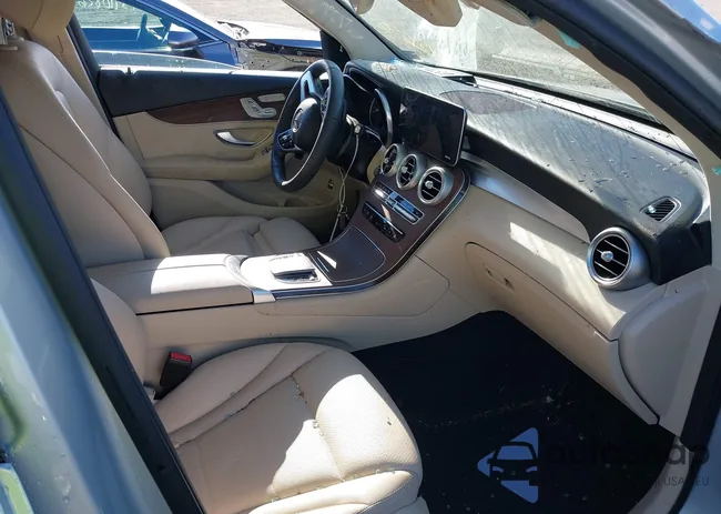 W1N0G8EB6LF845658: 43901729