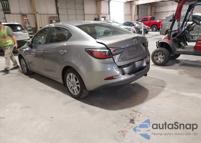 3MYDLBZV1GY138795: 43901731