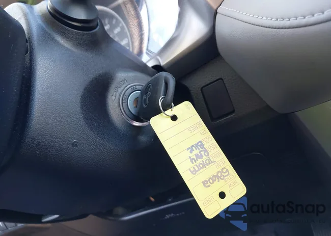 2T3RFREV0EW185412: 43902878