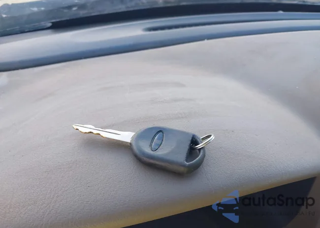 1FMDU74E02UA19014: 43902880