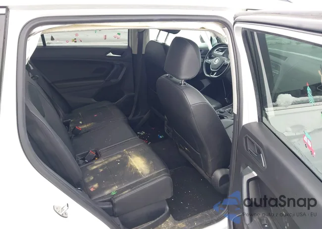 3VV2B7AX2KM070107: 43903340