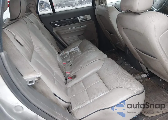 2LMDU88C38BJ26544: 43902440