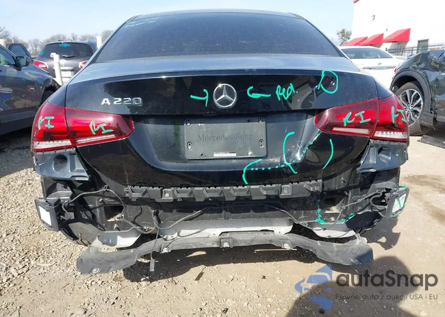 WDD3G4EB5KW017182: 43902455