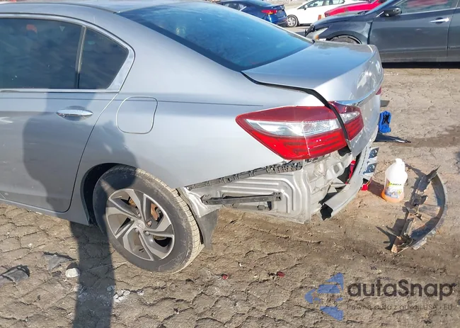 1HGCR2F47GA056371: 43902818