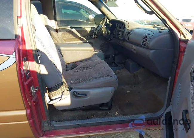 3B7HF13Y3WG192348: 43903858