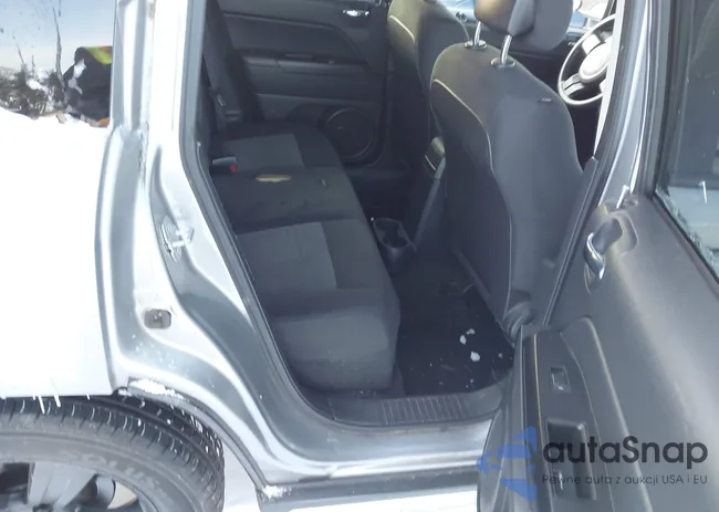 1C4NJDBB5FD317153: 43904241