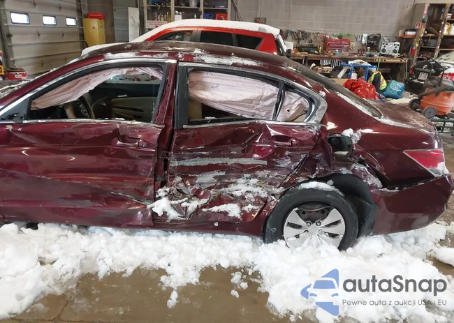 1HGCP2F3XBA006392: 43904283