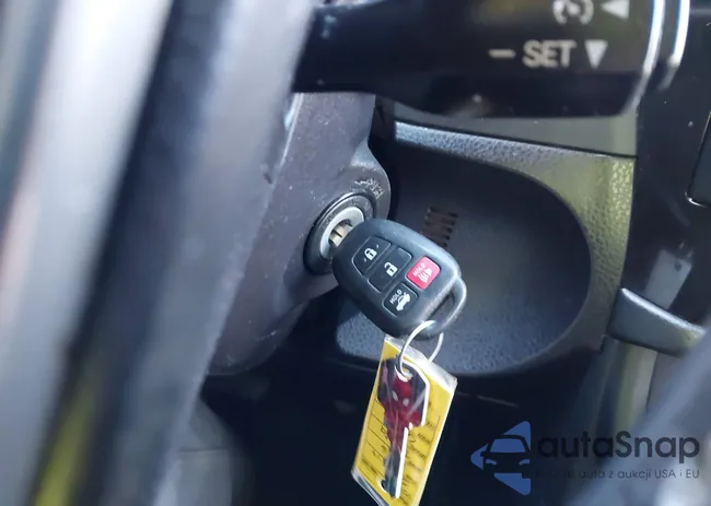 2T1BURHE8GC565517: 43904312