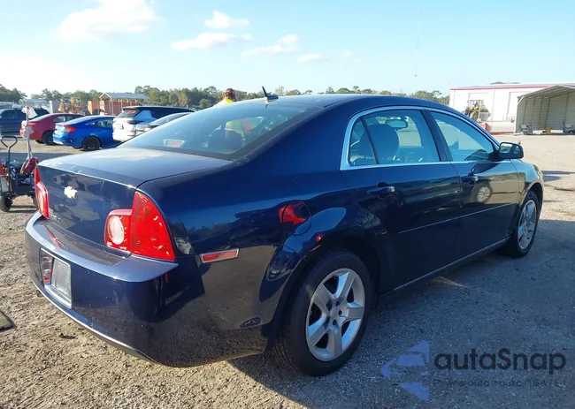 1G1ZC5EB3AF130352: 43903798