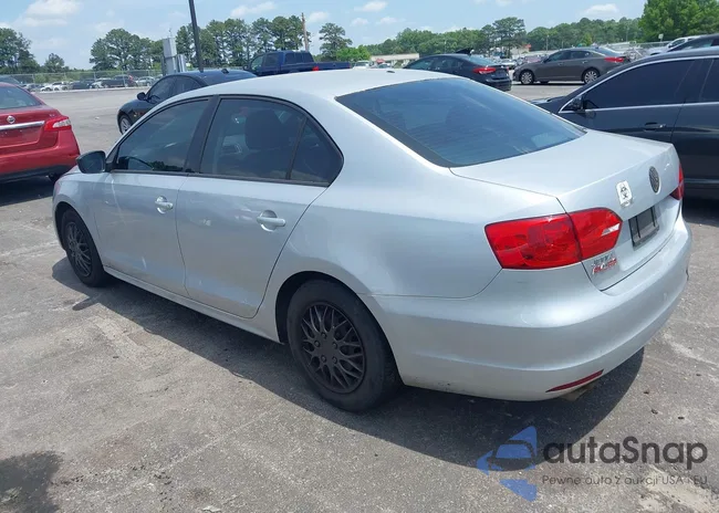 3VW2K7AJ9EM357763: 44976361