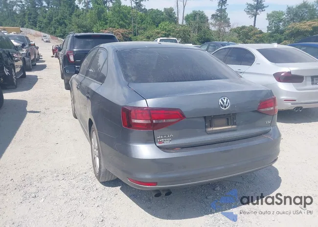 3VW2B7AJ0JM206692: 45303831