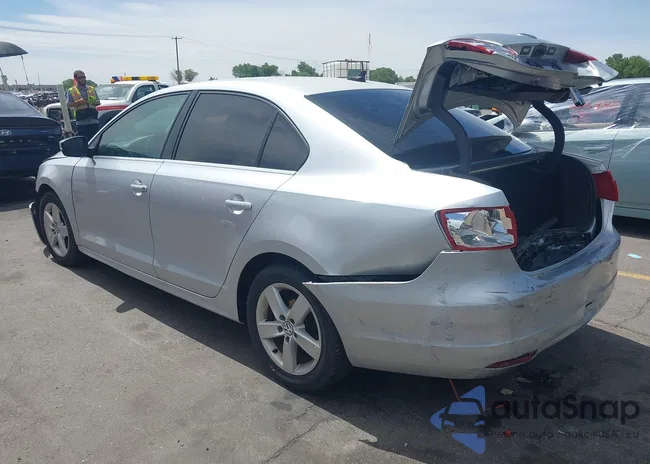 3VW3L7AJXEM325132: 45324127
